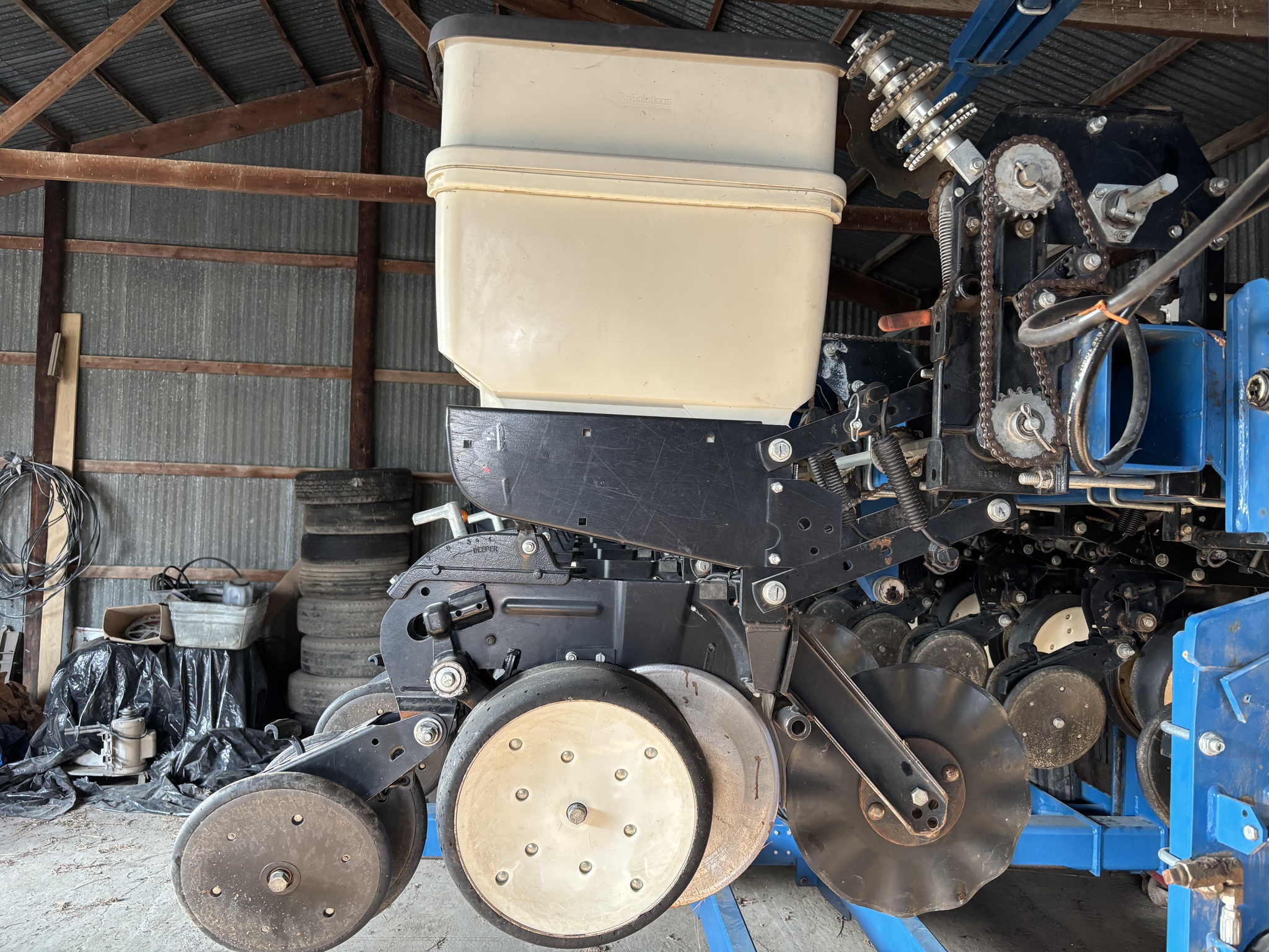 2013 Kinze 3500 Image 3