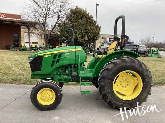 Photo of 2022 John Deere 5065E