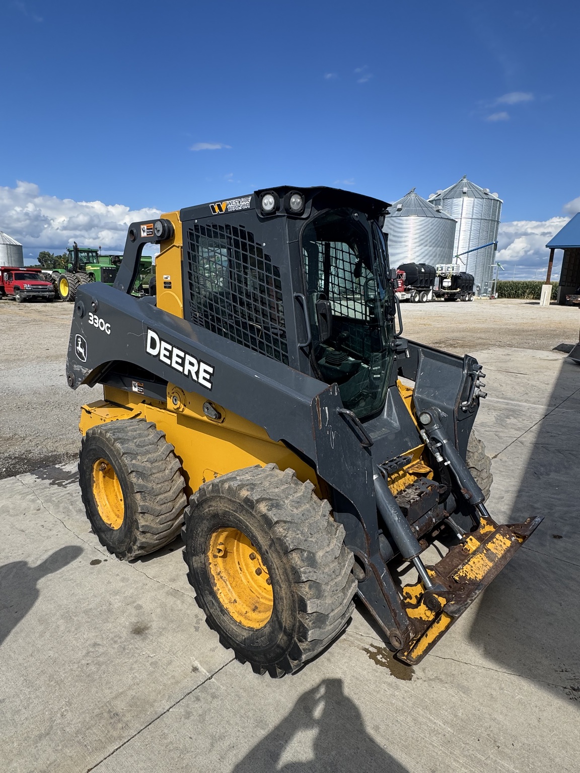 2018 John Deere 330G Image 1