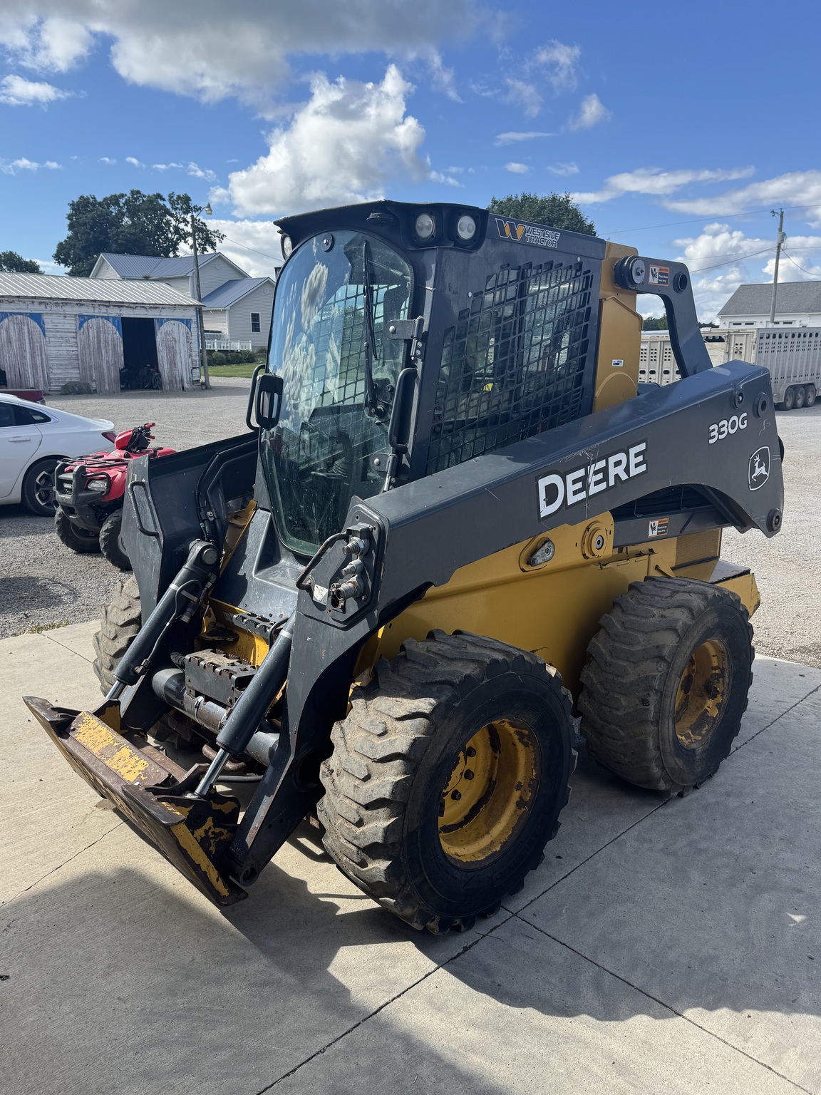 2018 John Deere 330G Image 6