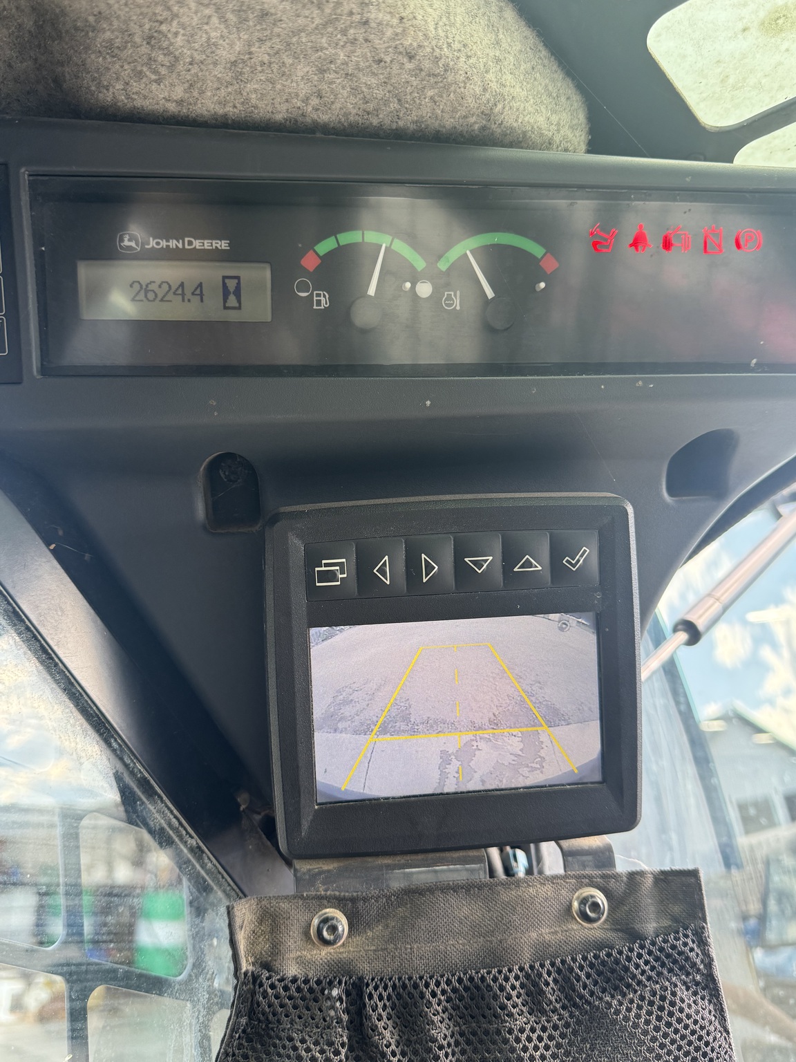 2018 John Deere 330G Image 8