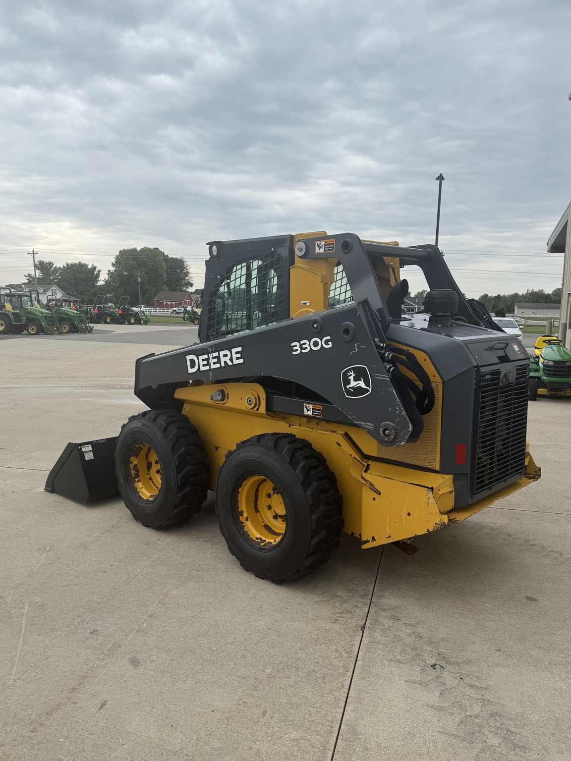 2018 John Deere 330G Image 3
