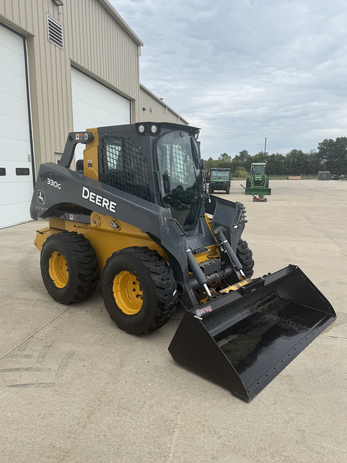 2018 John Deere 330G Image 7