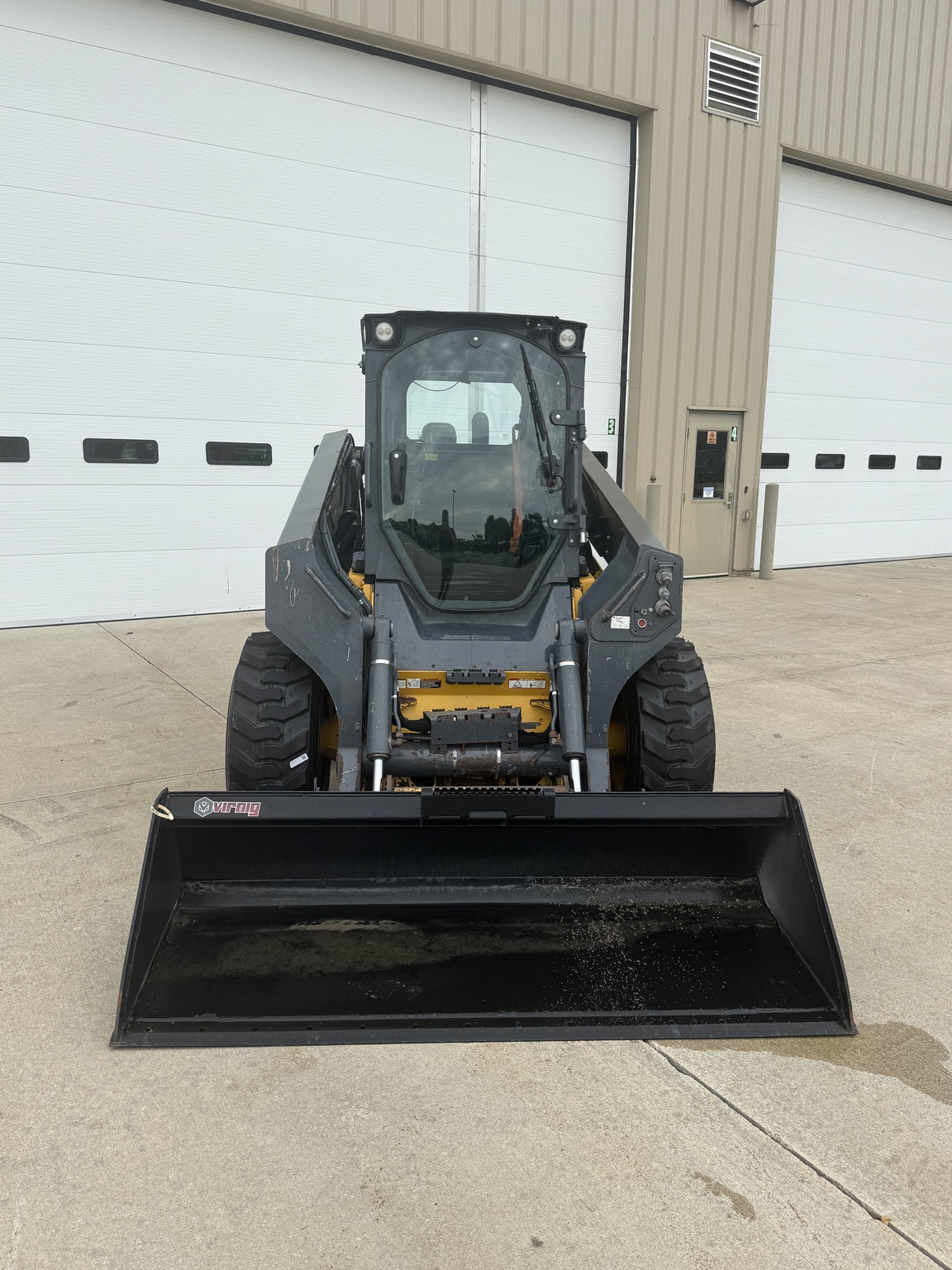 2018 John Deere 330G Image 8
