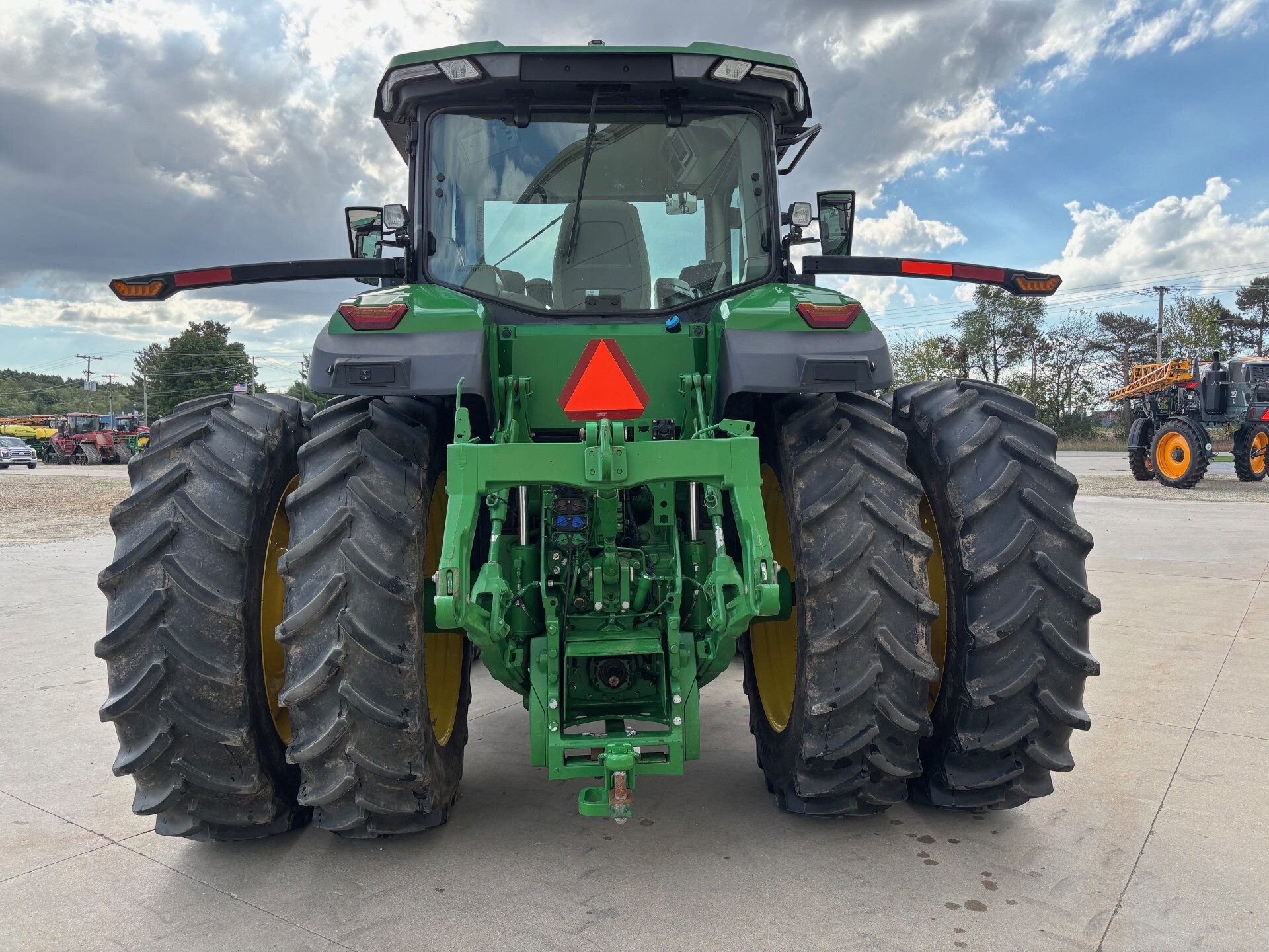 2021 John Deere 8R 230 Image 6