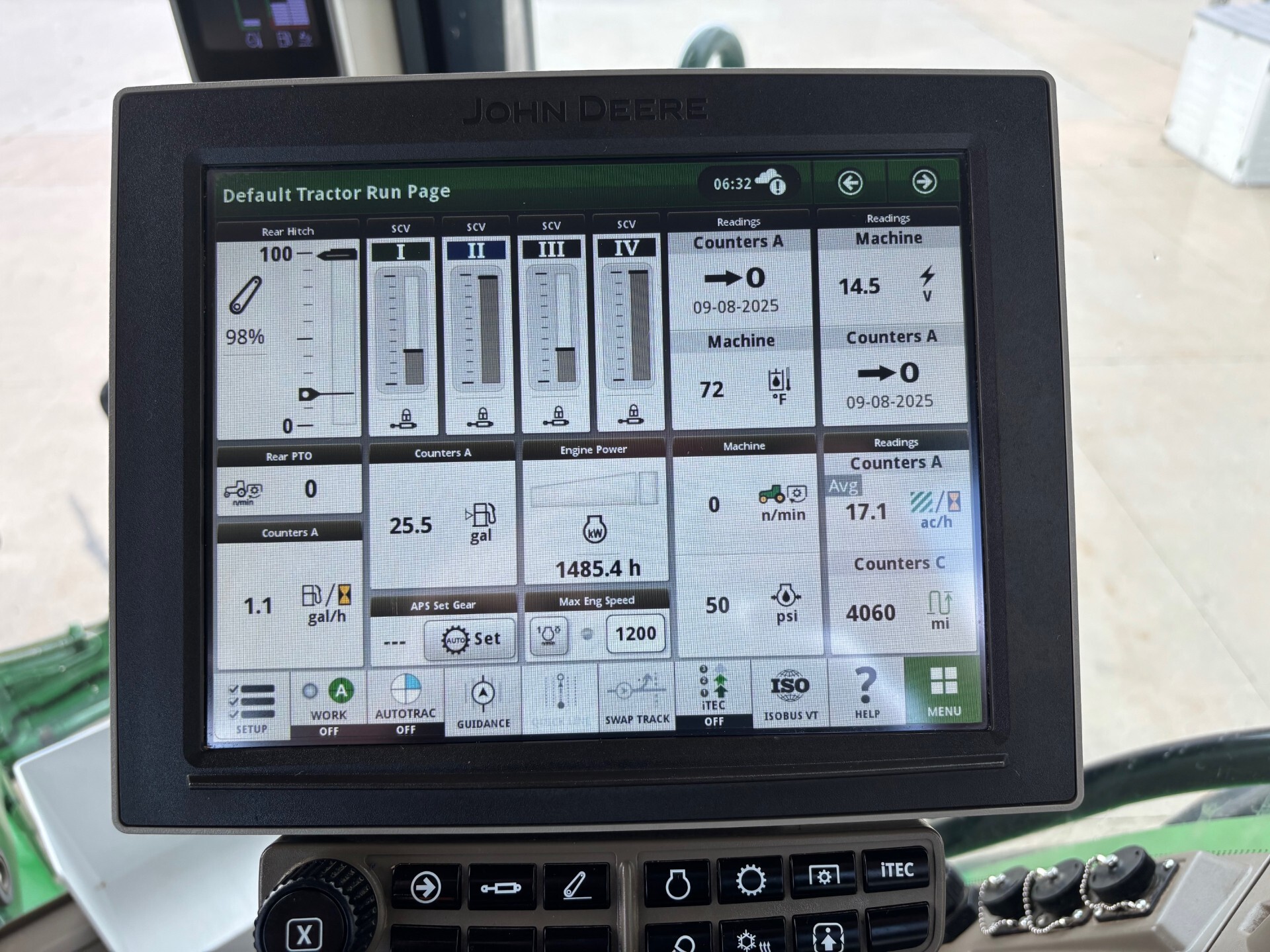 2021 John Deere 8R 230 Image 10