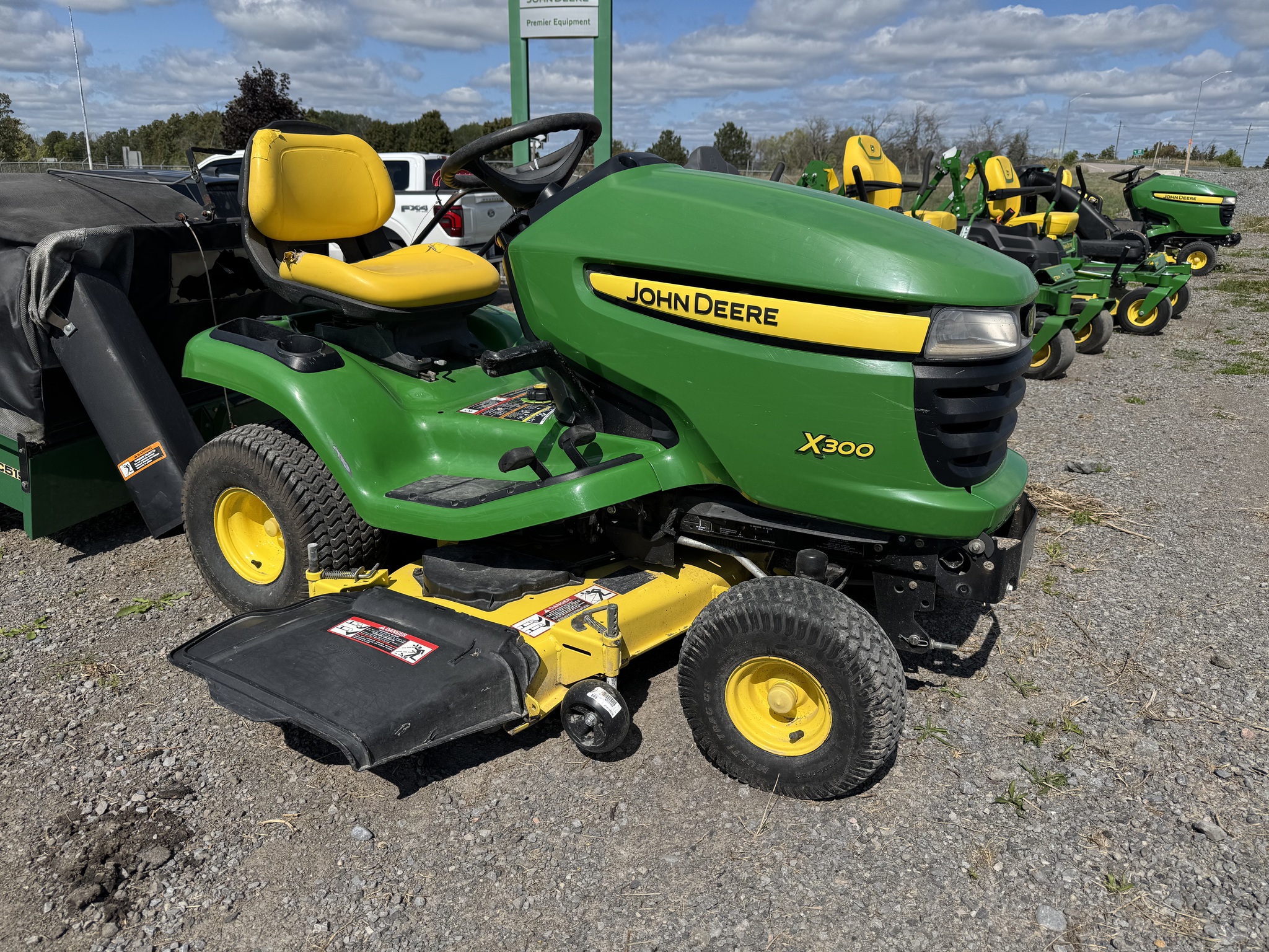 2011 John Deere X300 Image 2