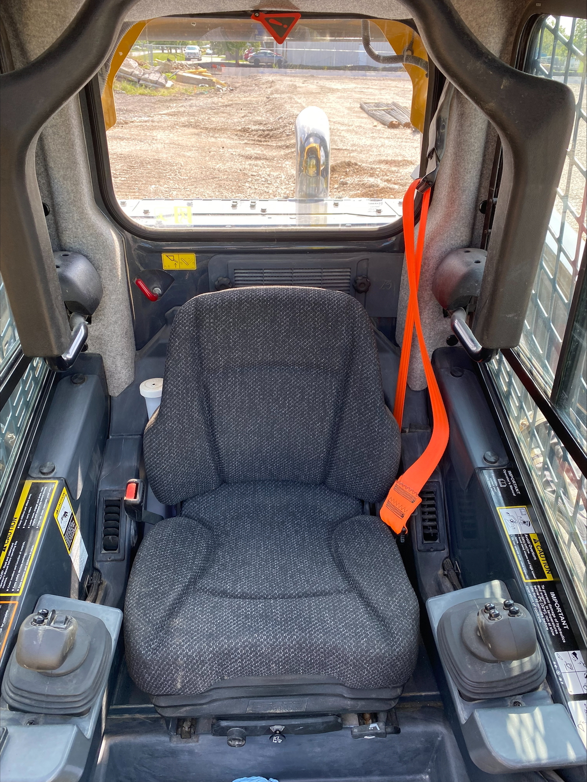 2020 John Deere 333G Image 3