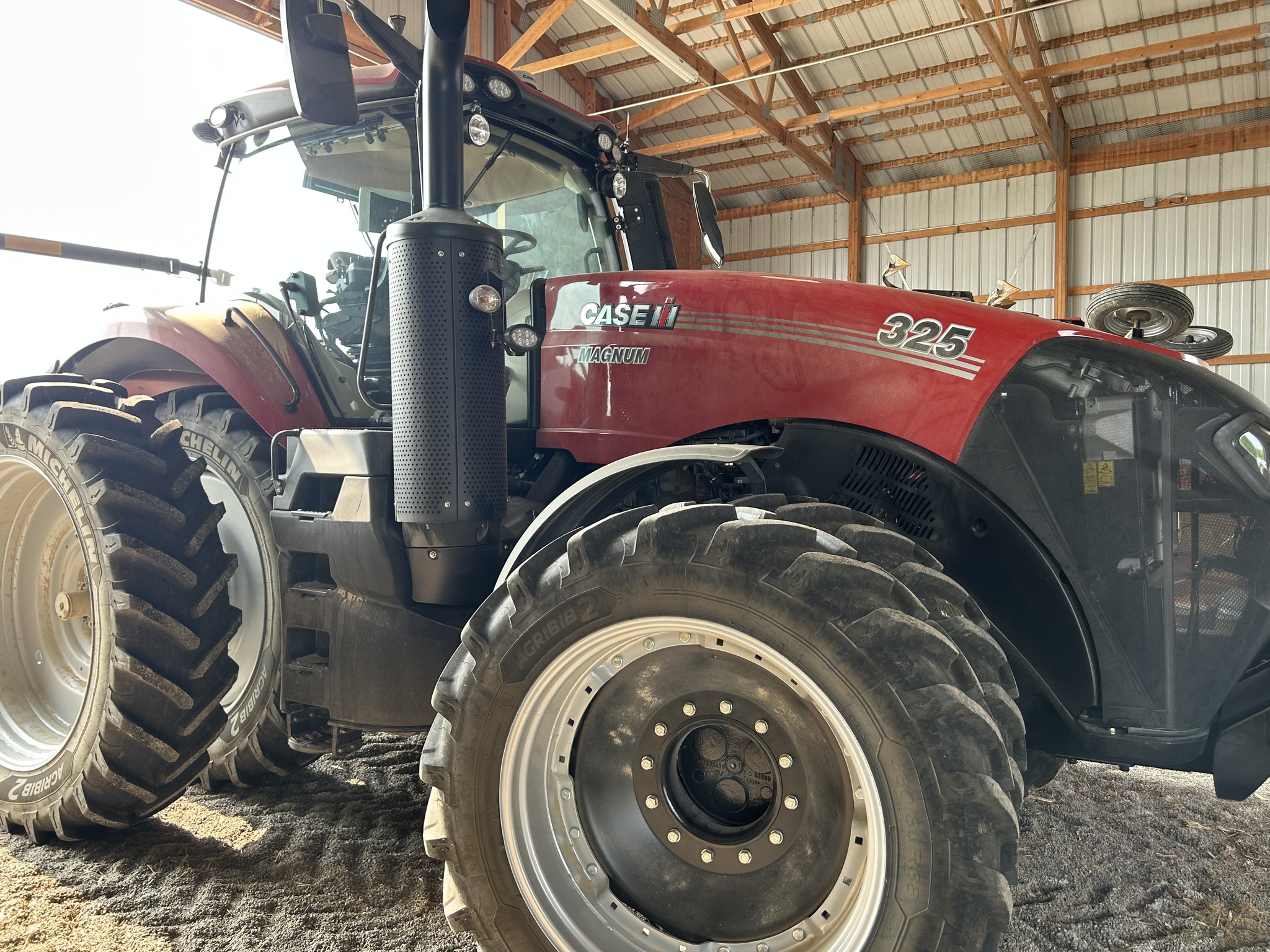 2025 Case IH Magnum 325 Image 3