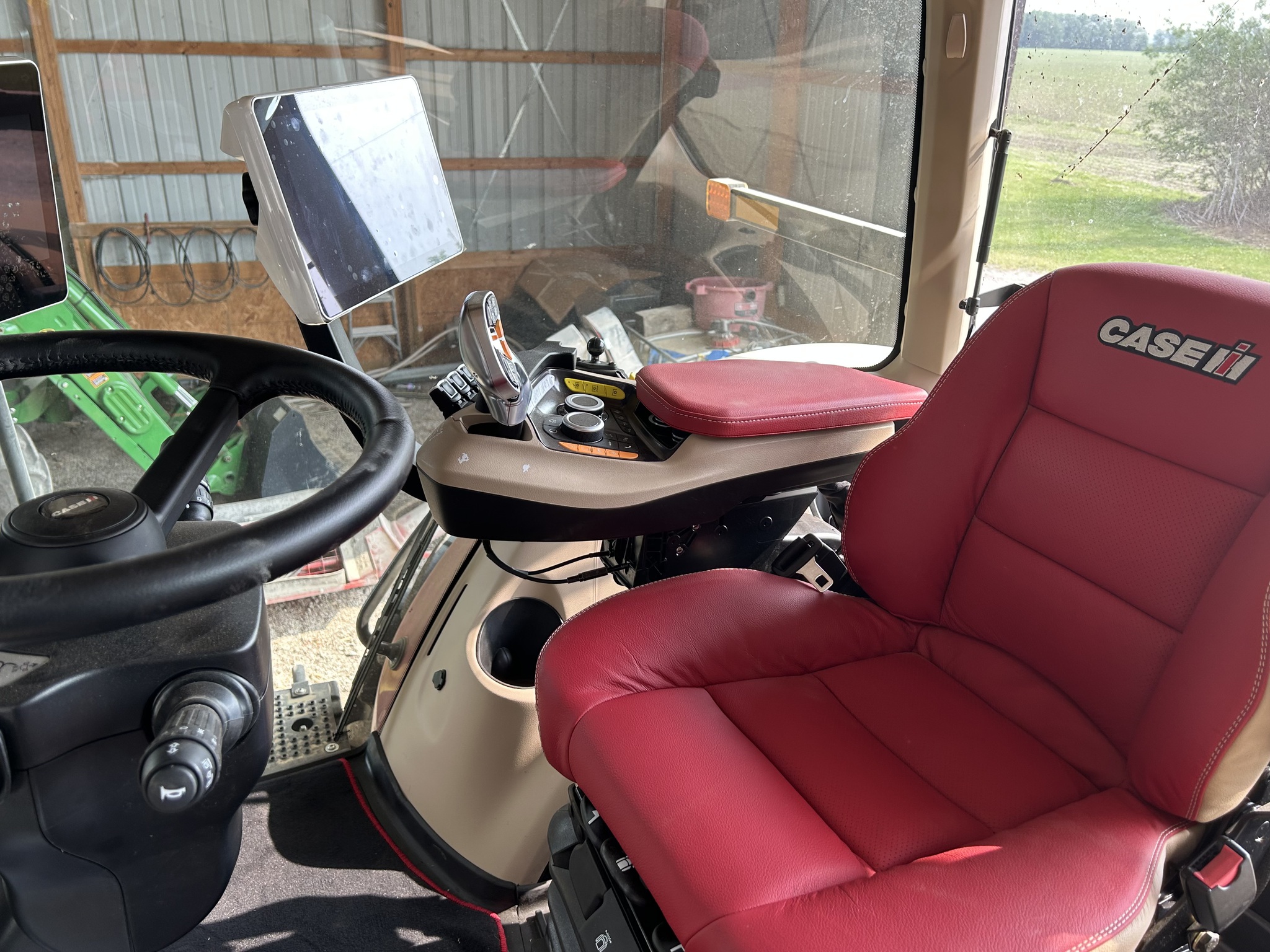2025 Case IH Magnum 325 Image 5