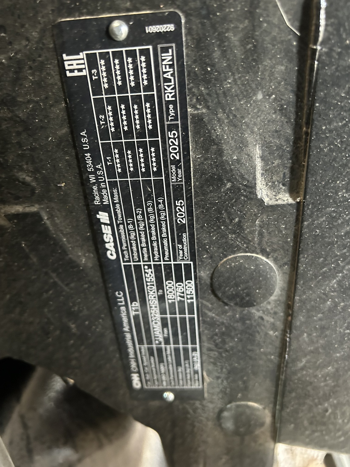 2025 Case IH Magnum 325 Image 6