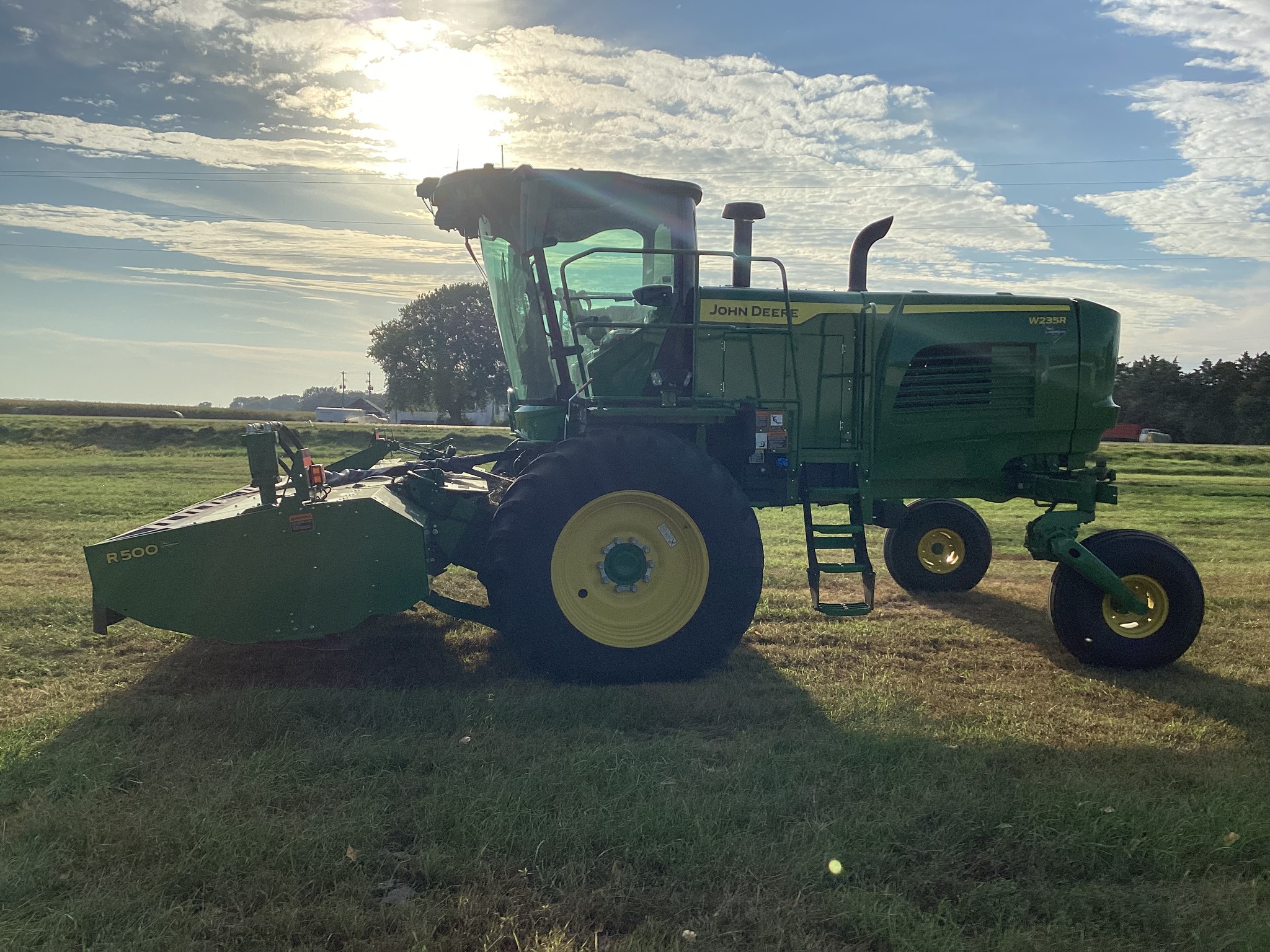 2024 John Deere W235R Image 6