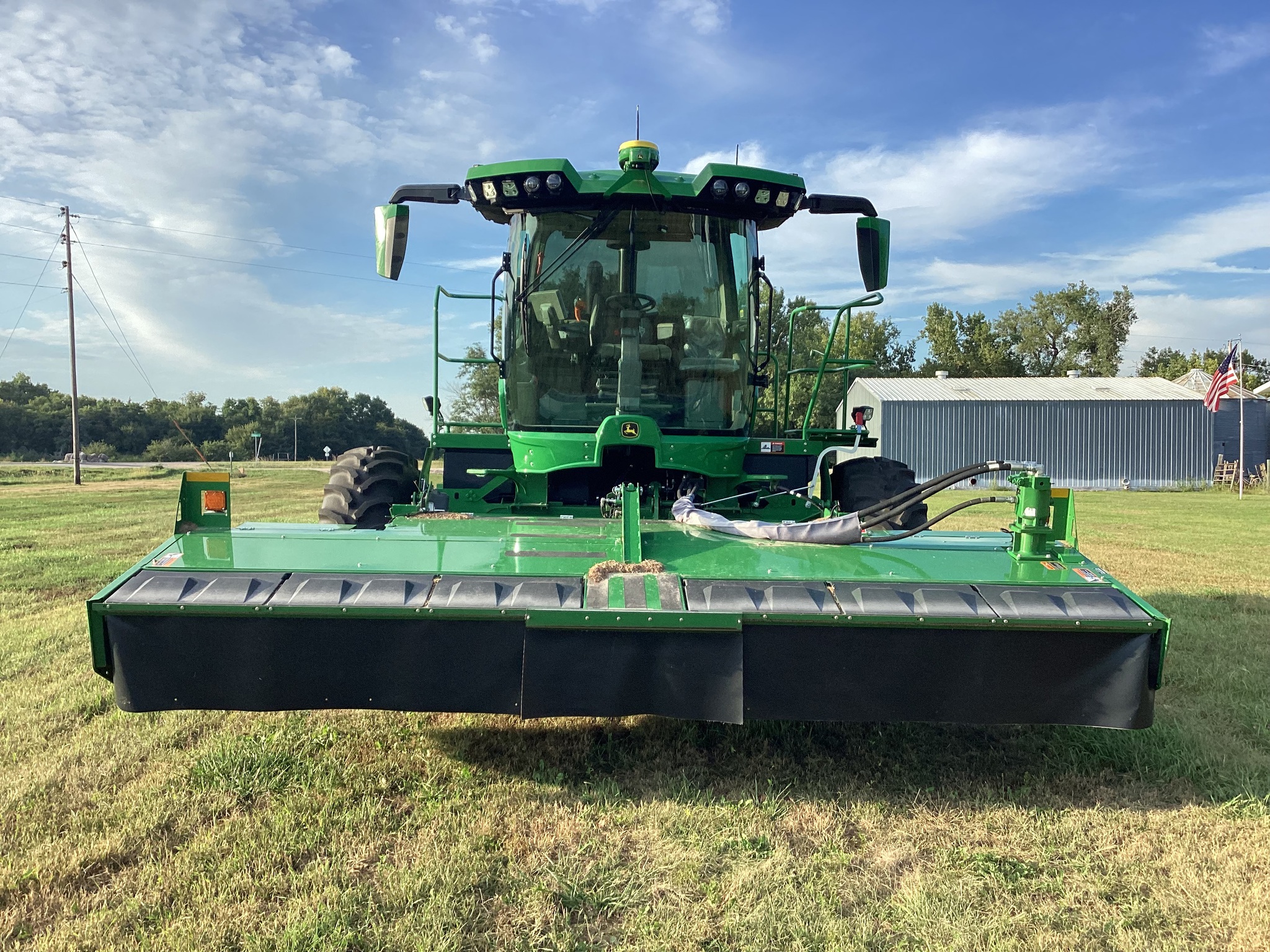 2024 John Deere W235R Image 5