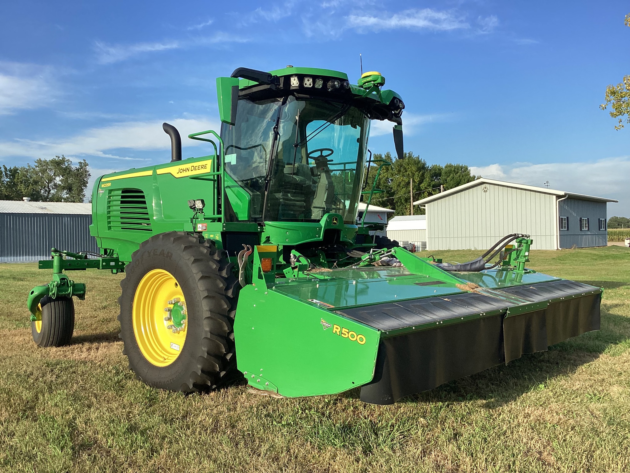 2024 John Deere W235R Image 3