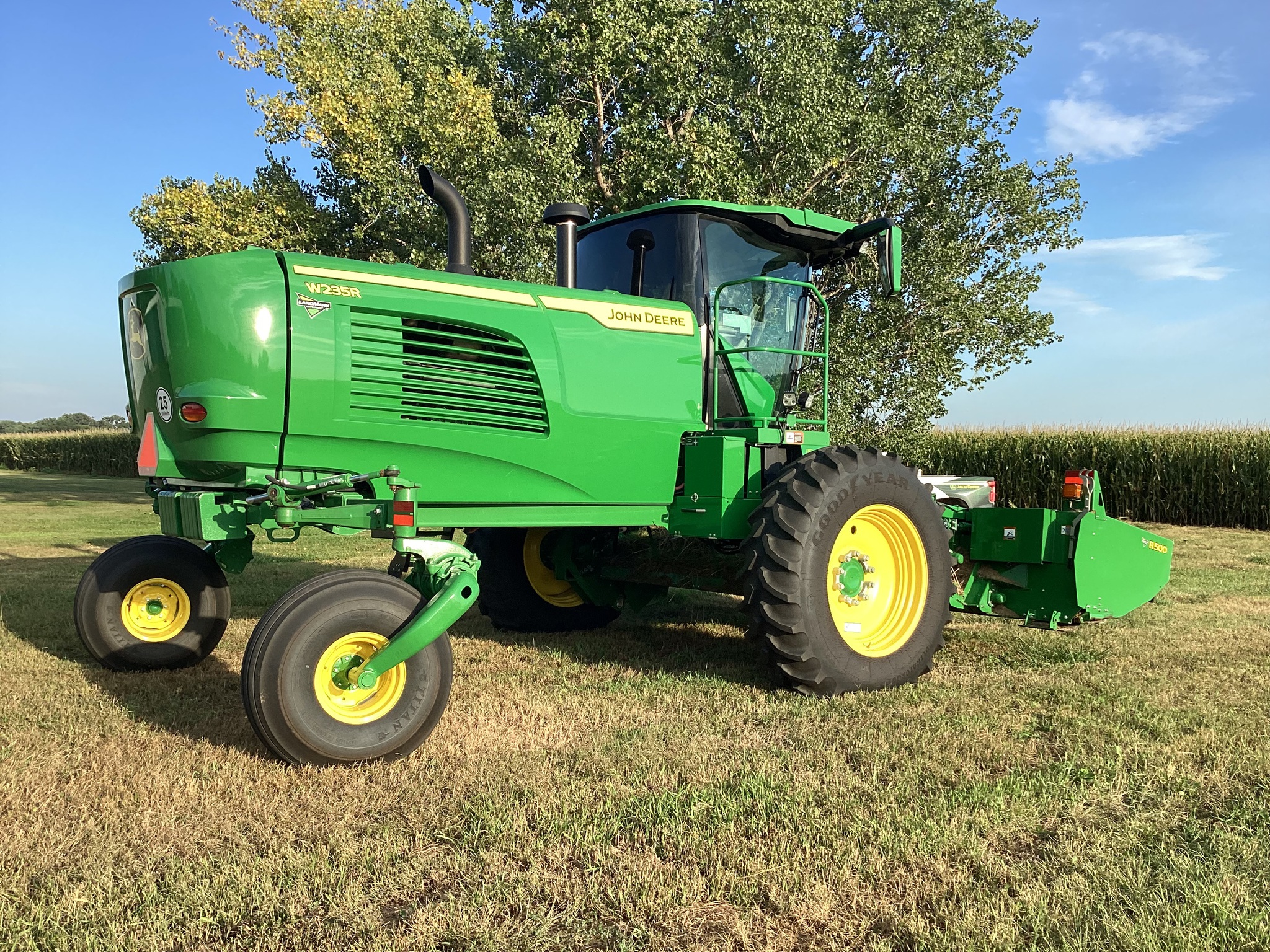 2024 John Deere W235R Image 2