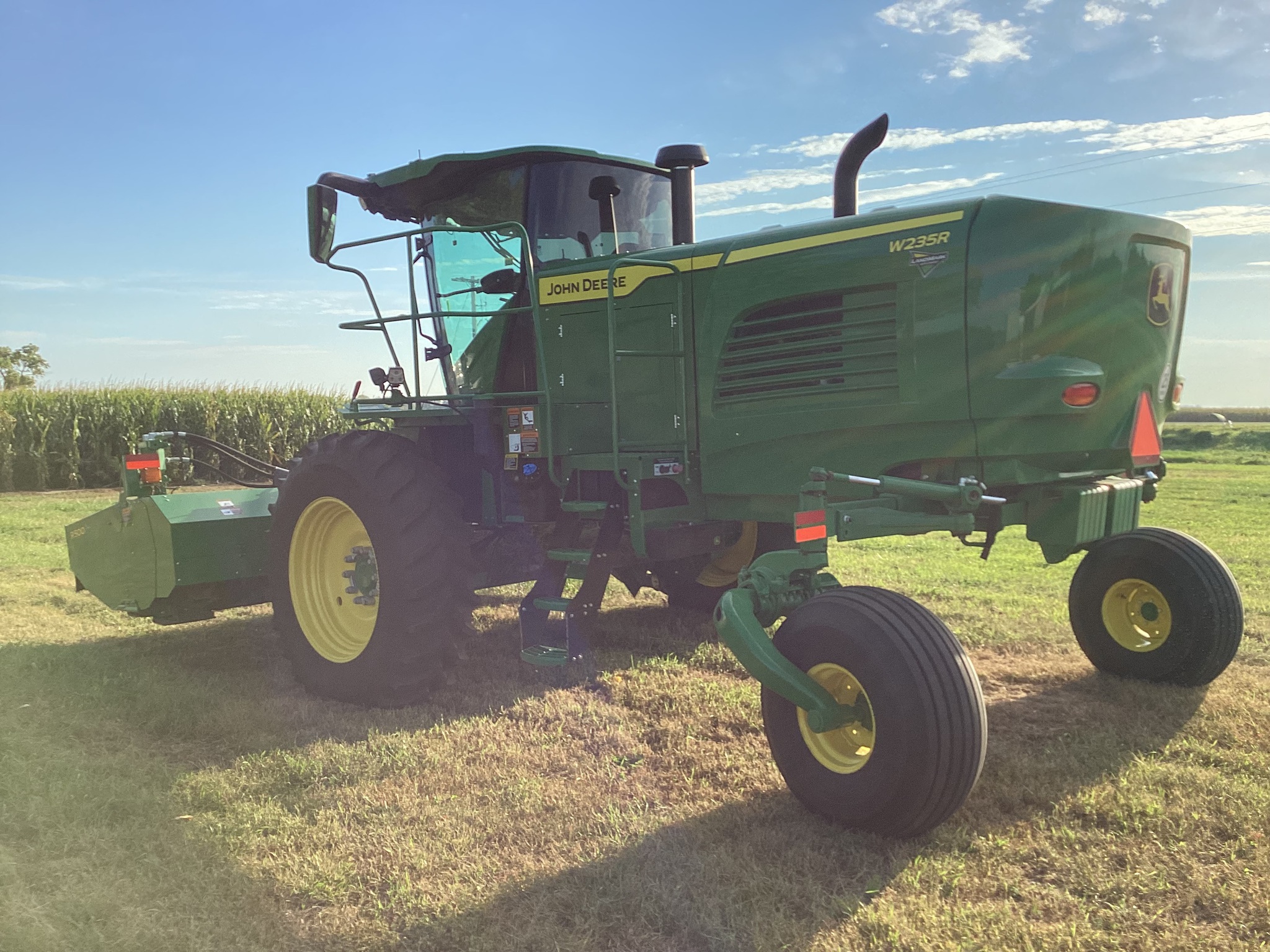 2024 John Deere W235R Image 7