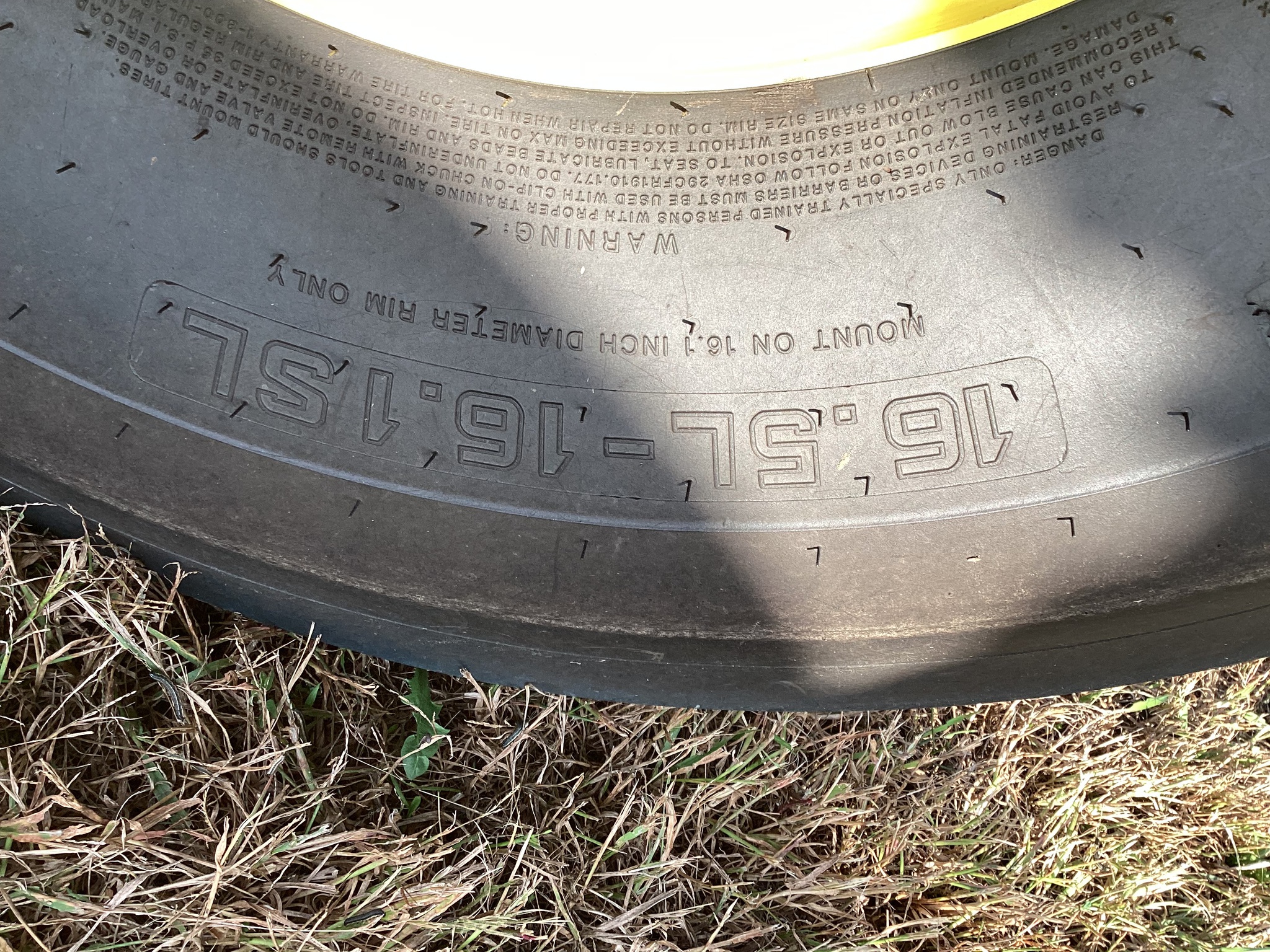 2024 John Deere W235R Image 29