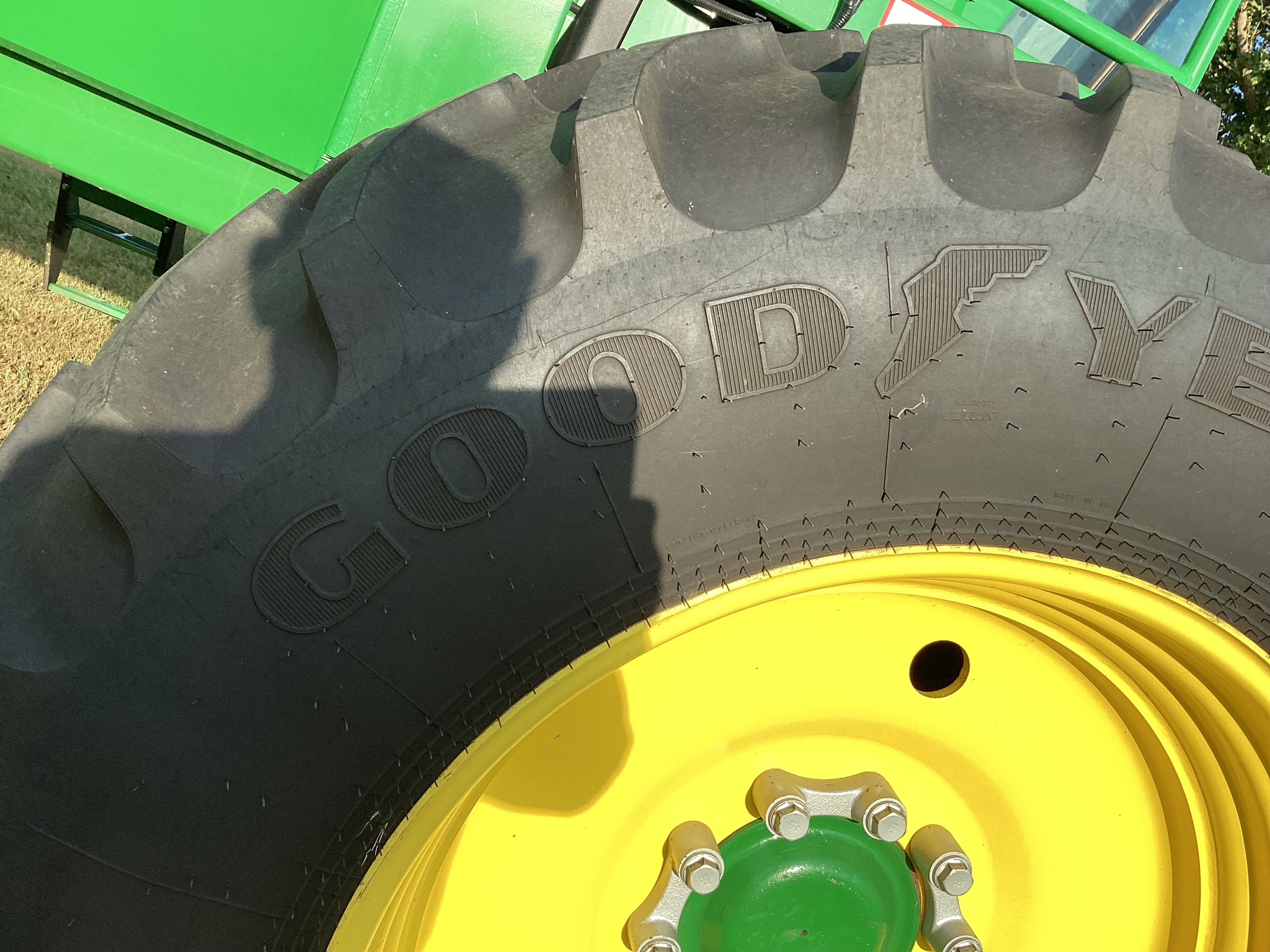 2024 John Deere W235R Image 28