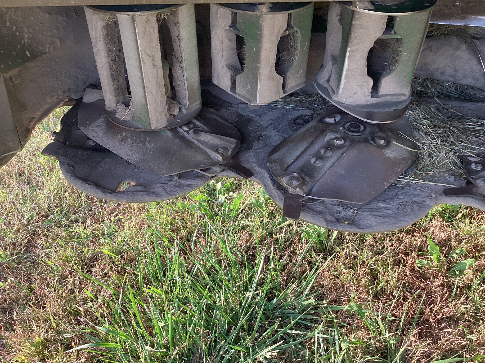 2024 John Deere W235R Image 16