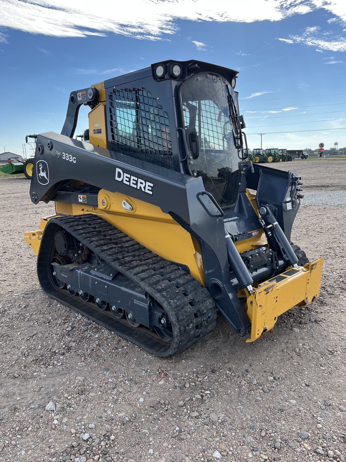 2023 John Deere 333G Image 1