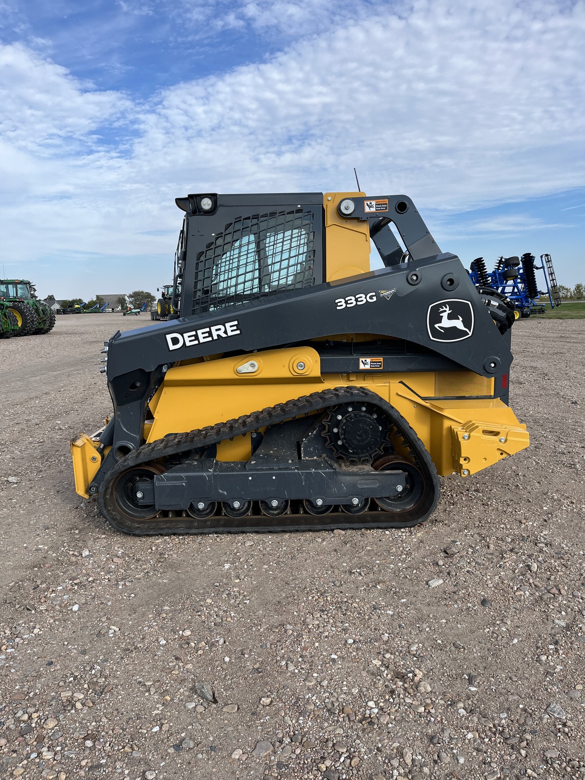 2023 John Deere 333G Image 4