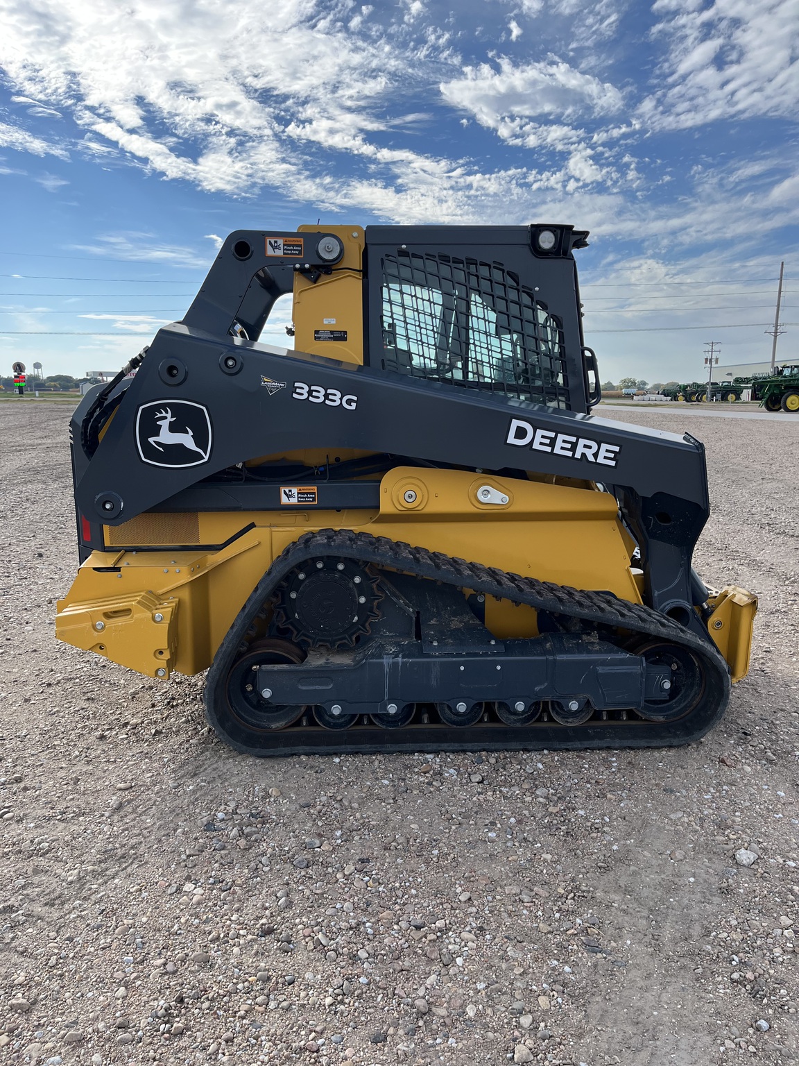 2023 John Deere 333G Image 8