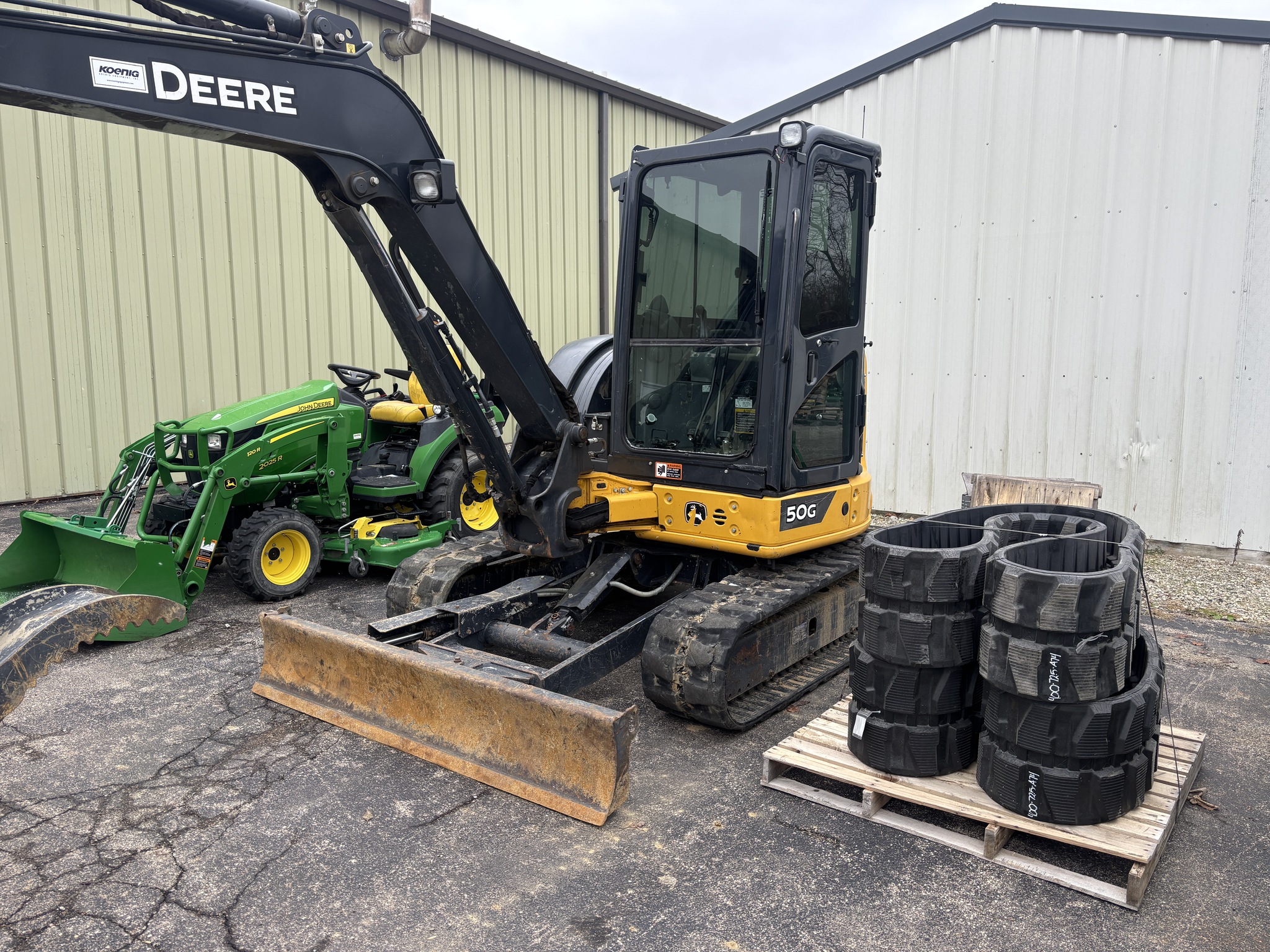 Used 2022 John Deere 50G Compact Excavators at Koenig Equipment in Germantown, OH - PhotoXL1