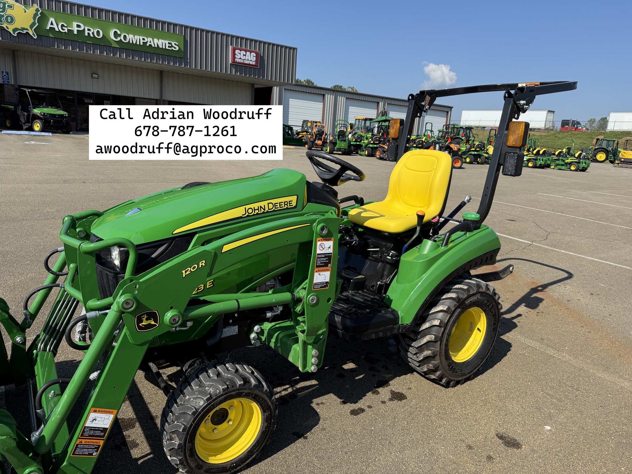 2024 John Deere 1023E Image 8