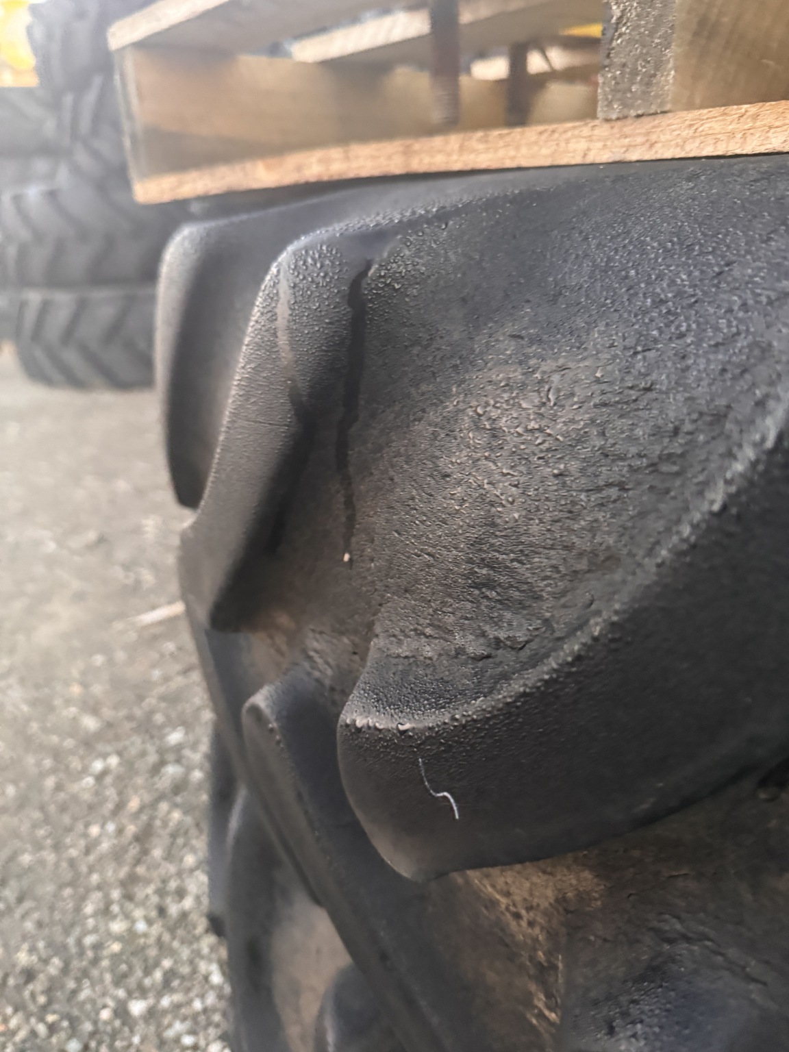 2013 Firestone 380/80/R38 Image 2