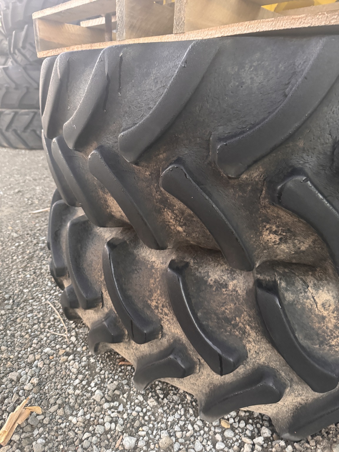 2013 Firestone 380/80/R38 Image 1
