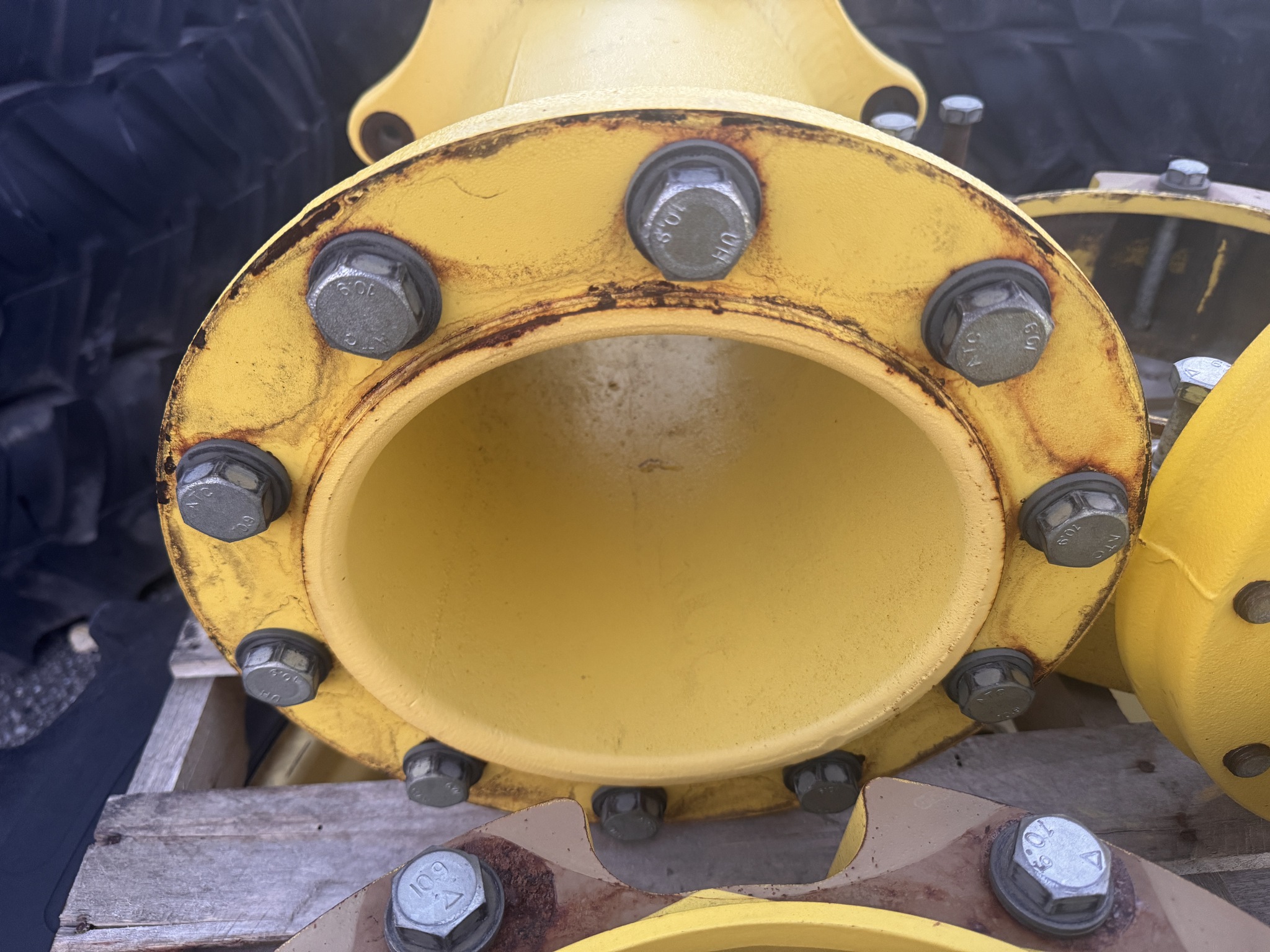 2013 Firestone 380/80/R38 Image 4