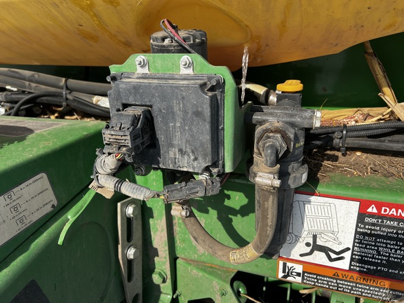 2024 John Deere 561R - Photo18