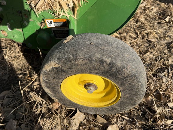 2024 John Deere 561R - Photo9