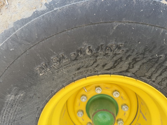 2024 John Deere 561R - Photo11