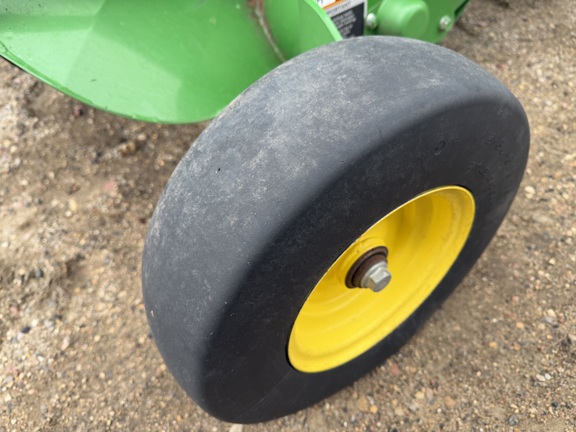 2024 John Deere 561R - Photo10