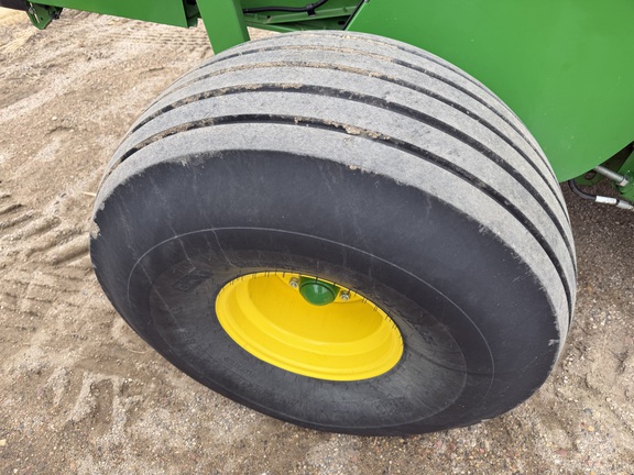 2024 John Deere 561R - Photo13