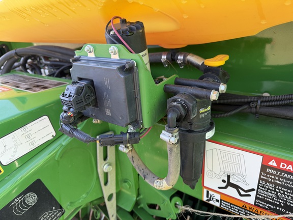 2024 John Deere 561R - Photo26
