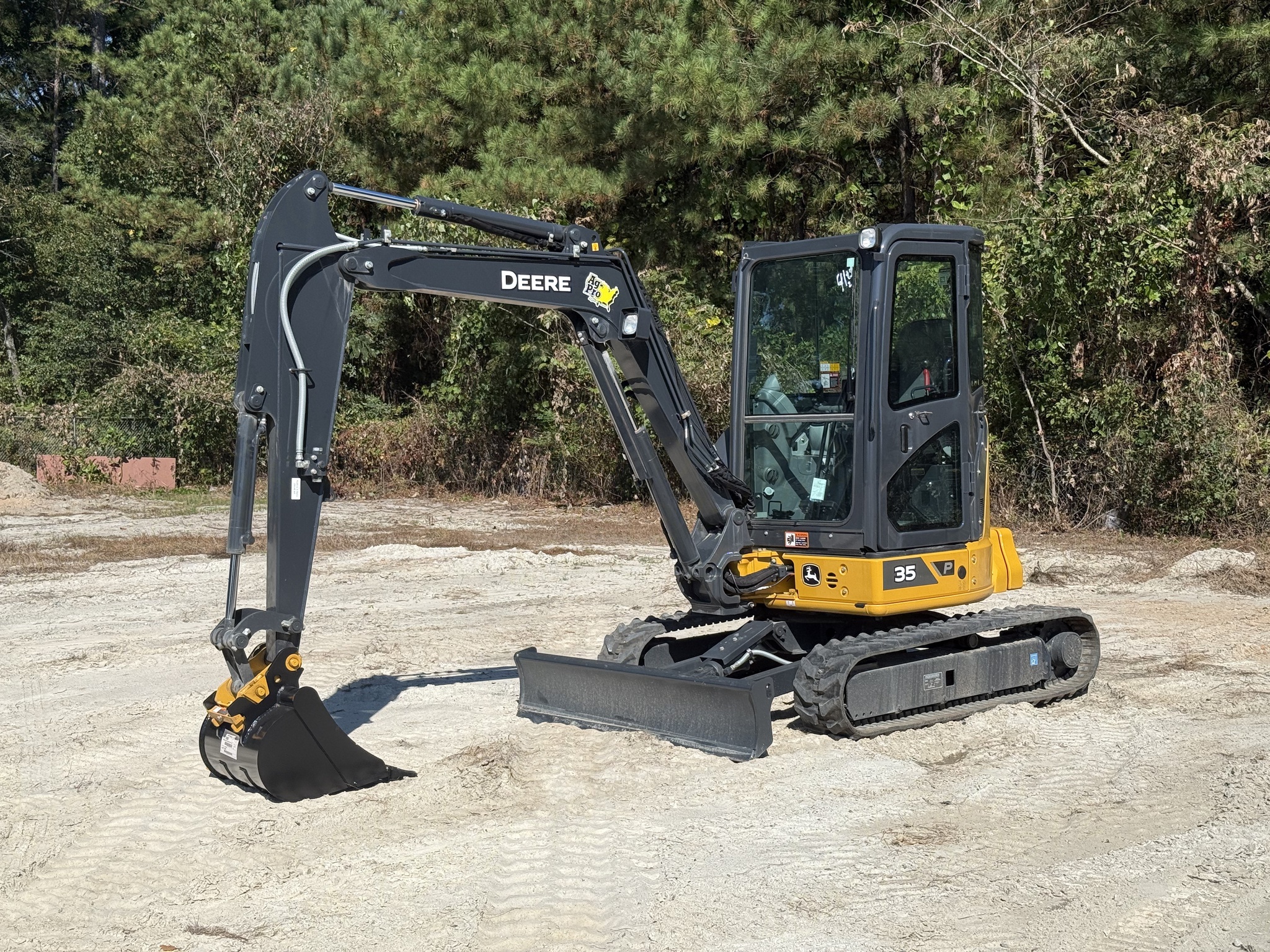 2025 John Deere 35 P Image 1