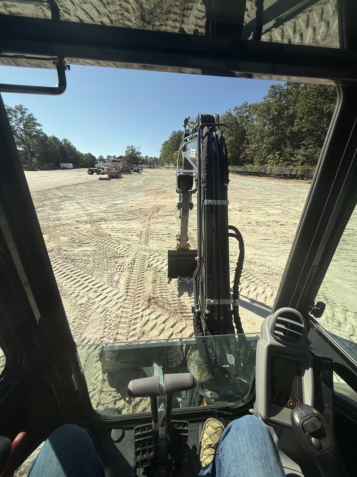 2025 John Deere 35 P Image 13