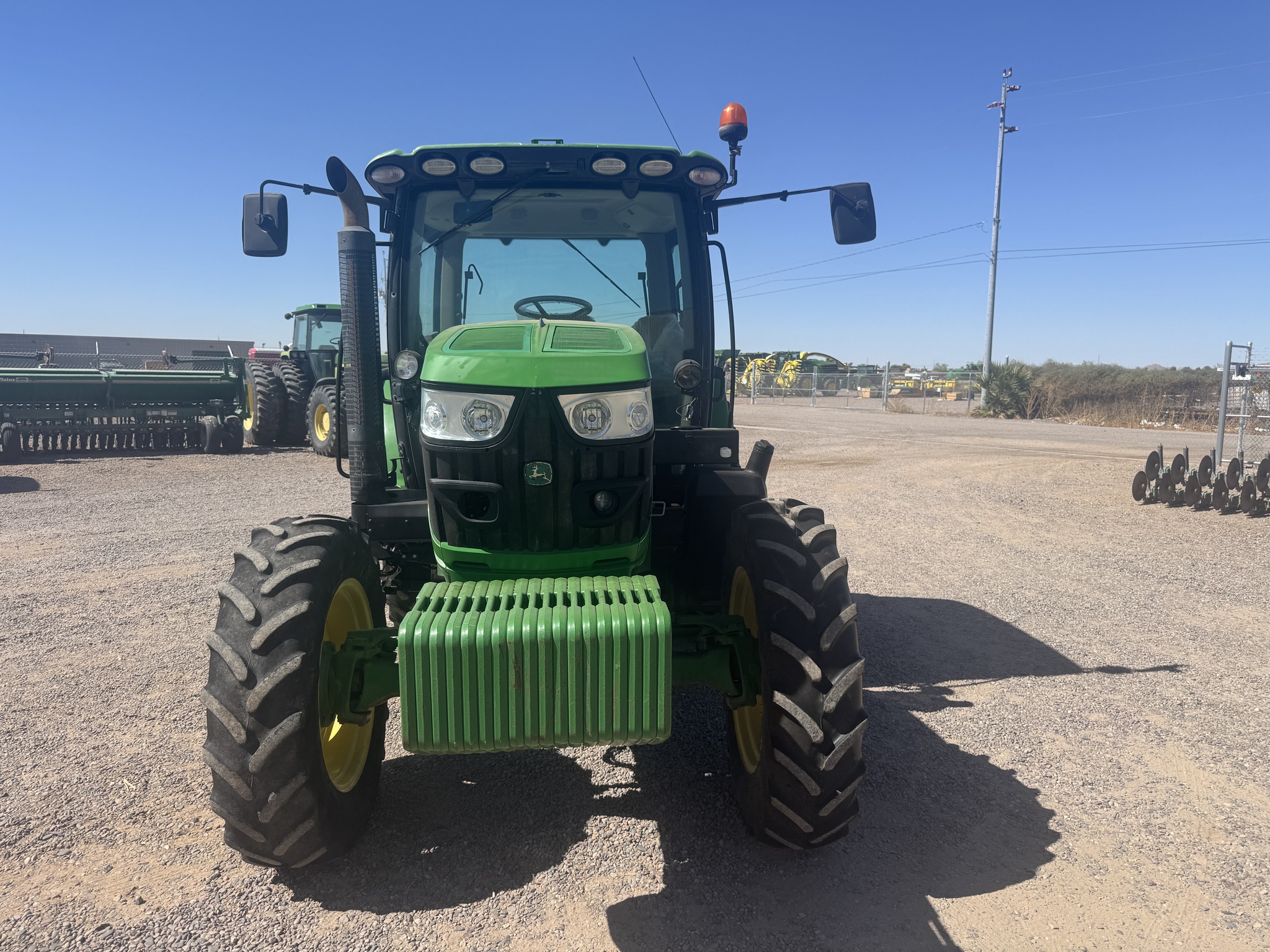 2015 John Deere 6115R Image 4