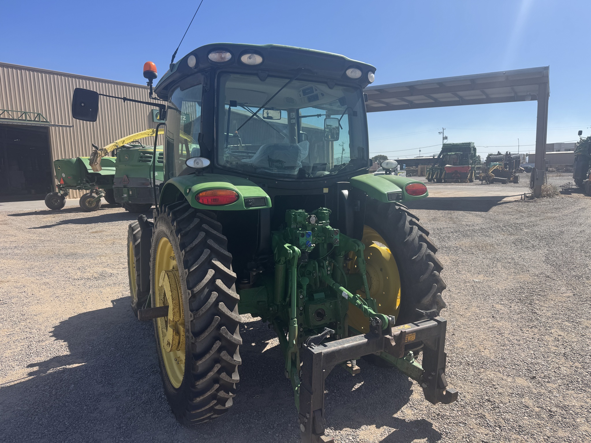 2015 John Deere 6115R Image 7