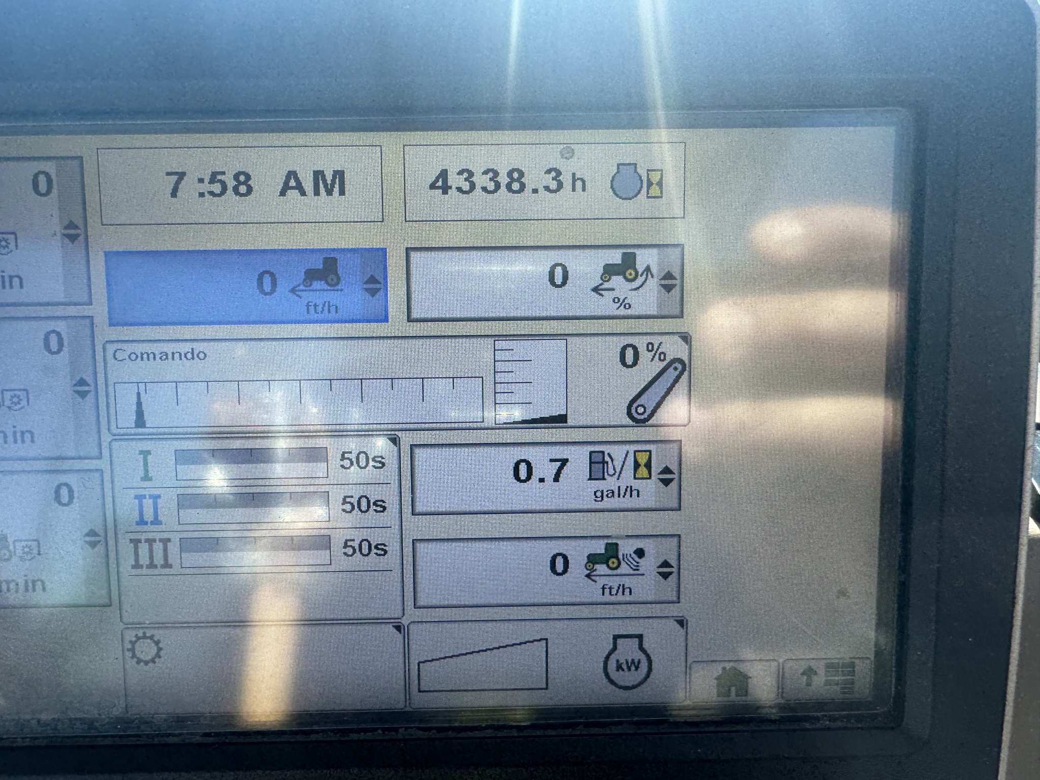 2015 John Deere 6115R Image 11