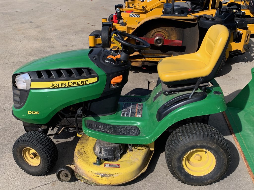 2014 John Deere D125 Image 1