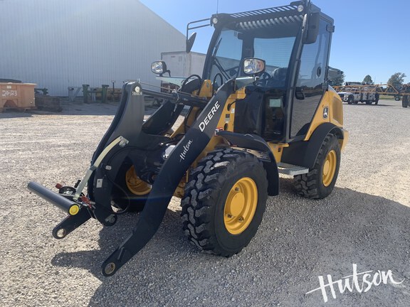 Photo of 2025 John Deere 204 G