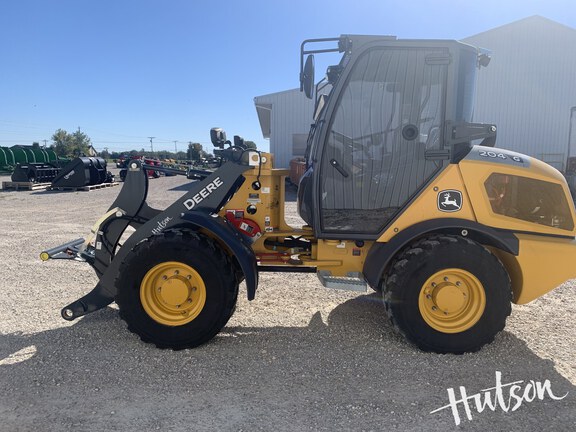 Photo of 2025 John Deere 204 G