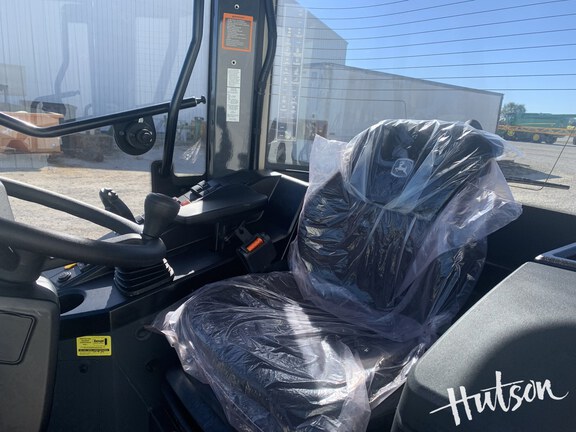 Photo of 2025 John Deere 204 G