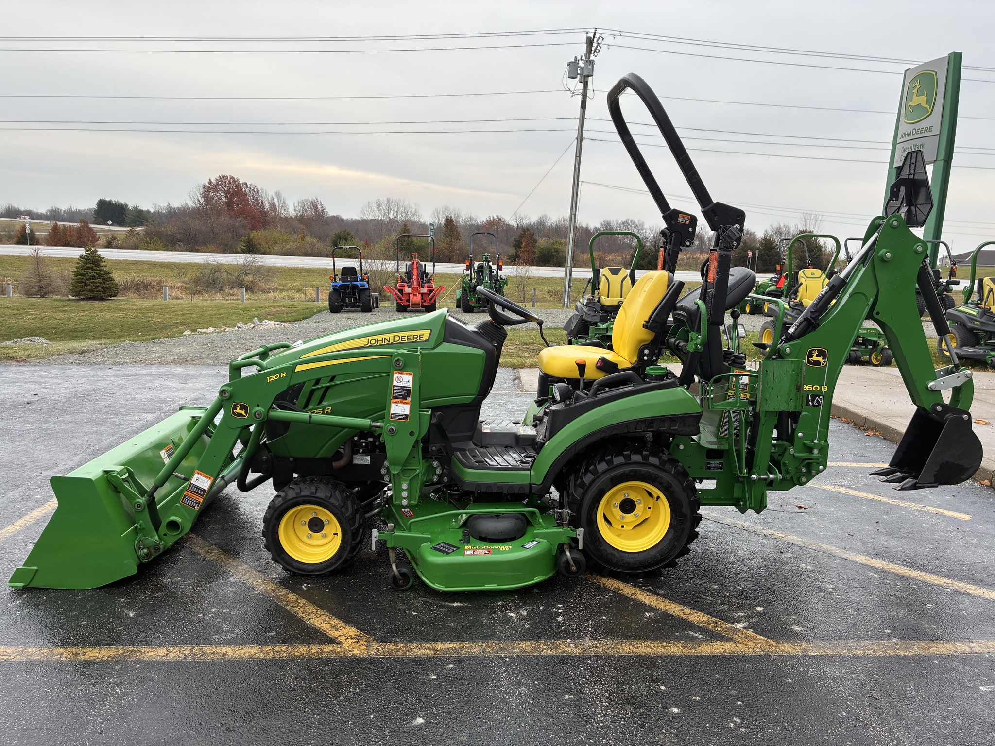 2018 John Deere 1025R Image 6