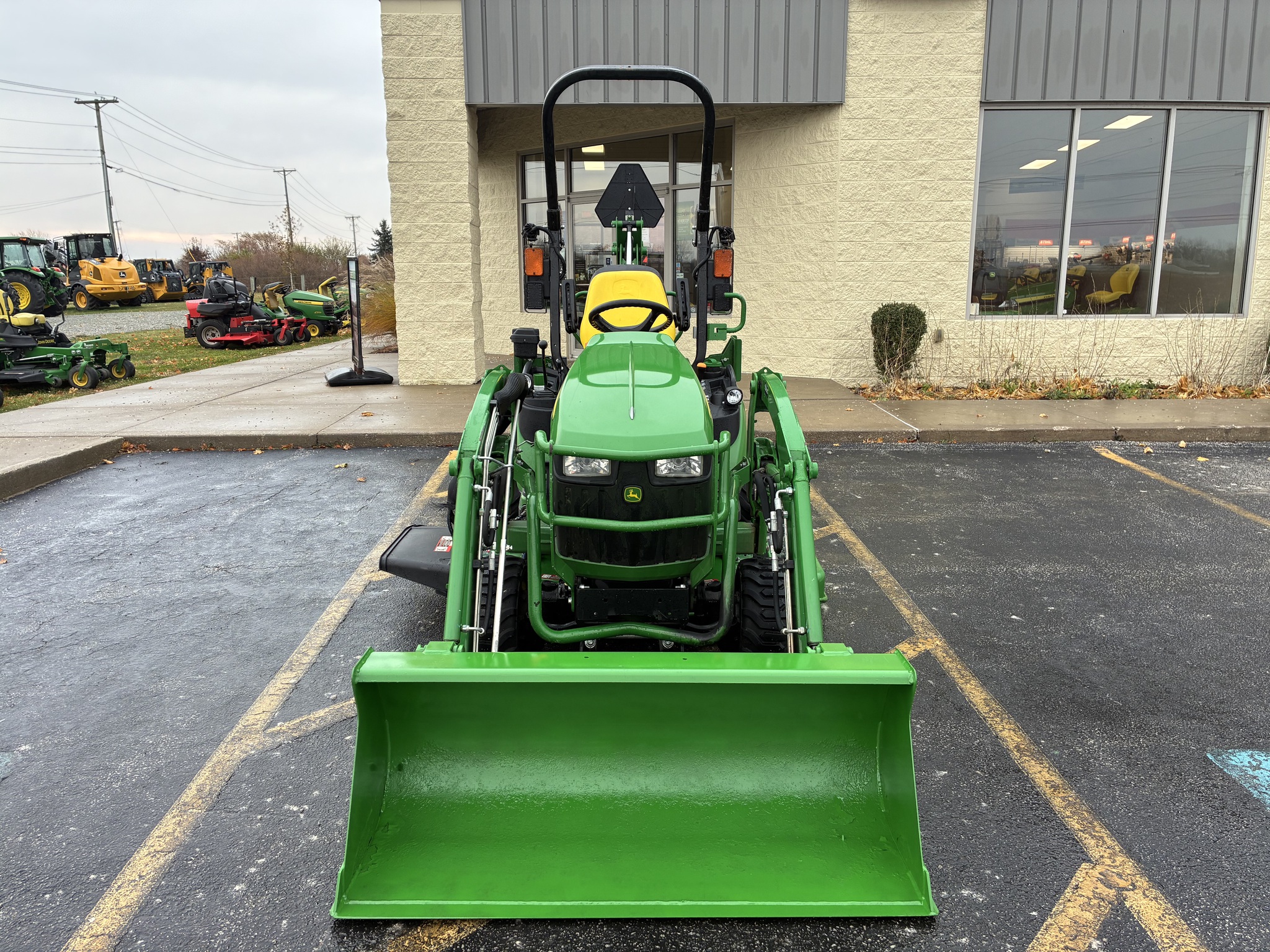 2018 John Deere 1025R Image 8