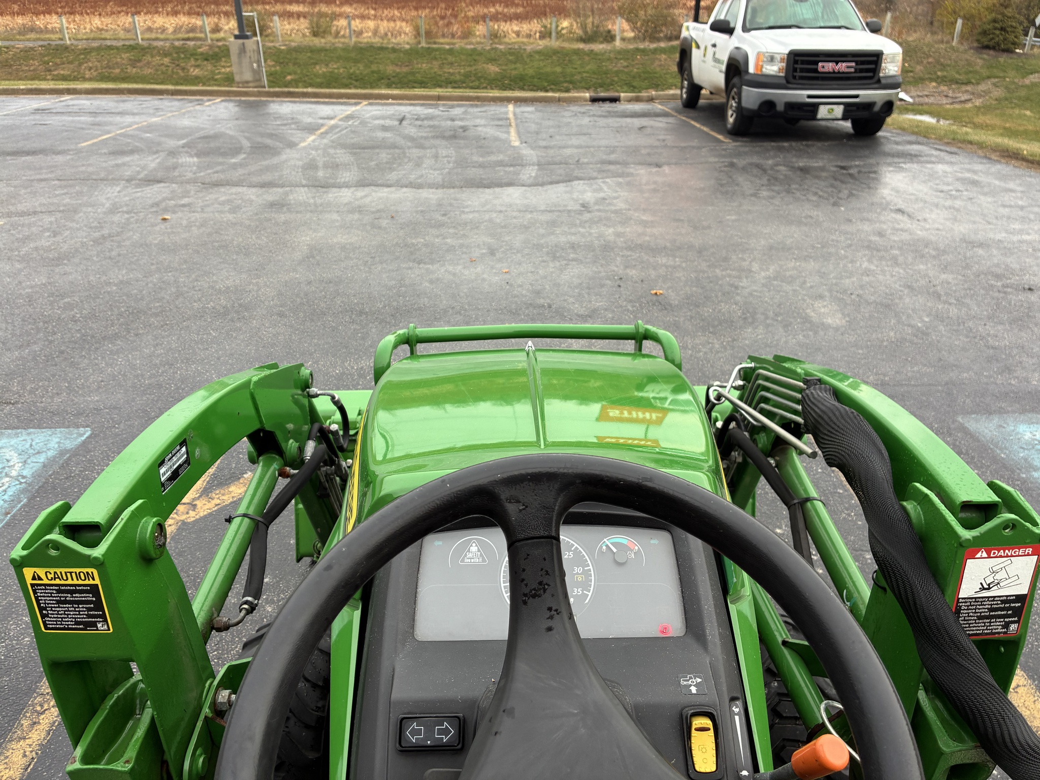 2018 John Deere 1025R Image 9