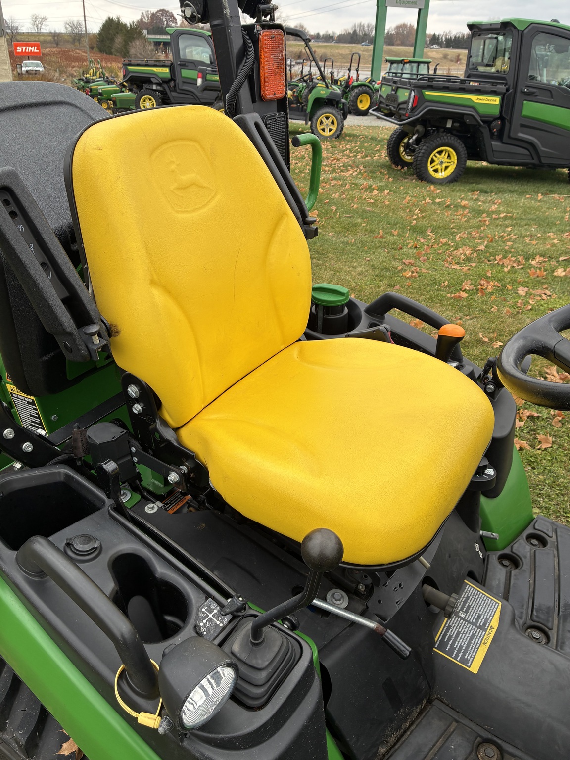 2018 John Deere 1025R Image 10
